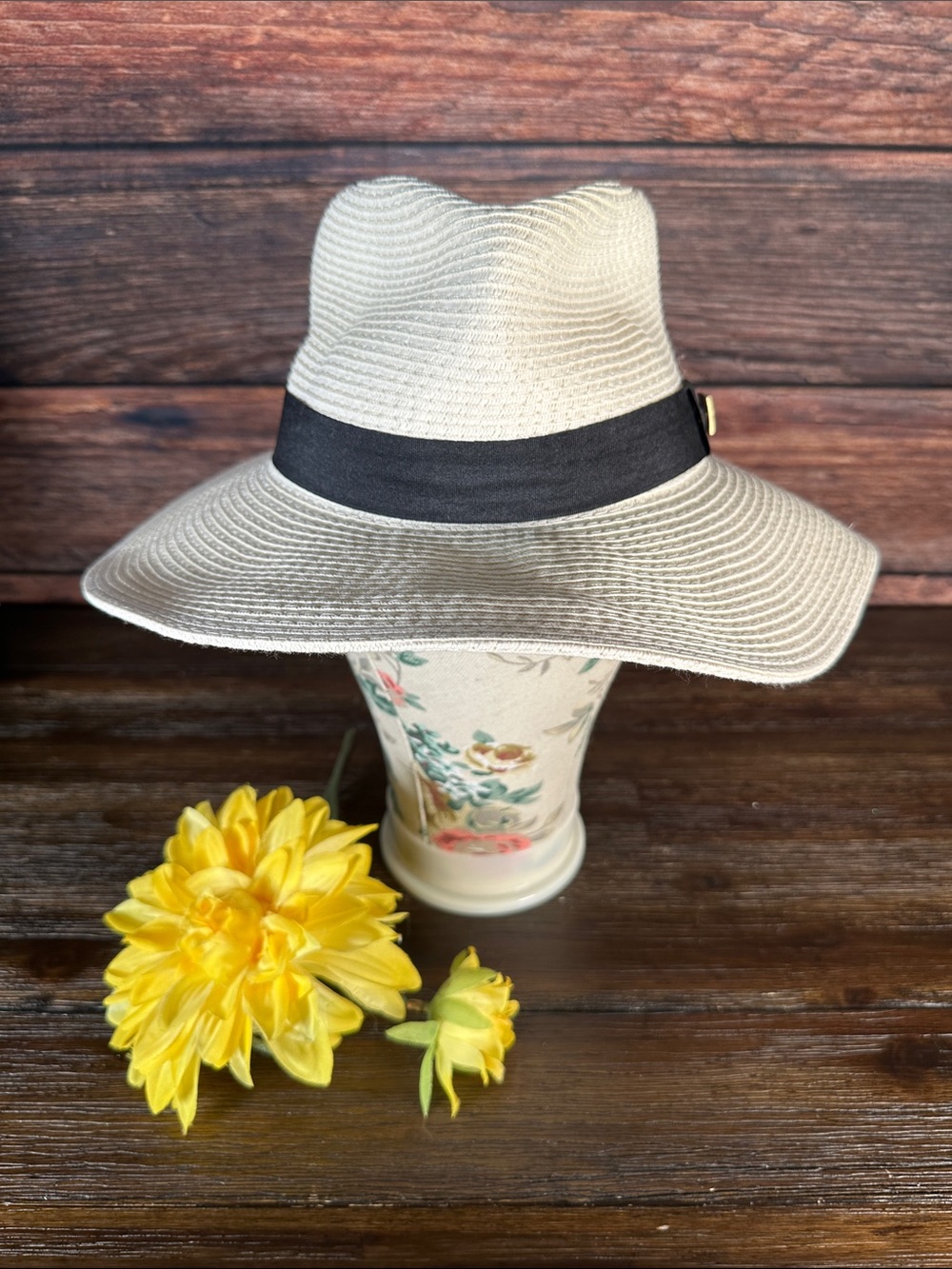 Peter Grimm White Wide Brim Sun Hat with Black Band